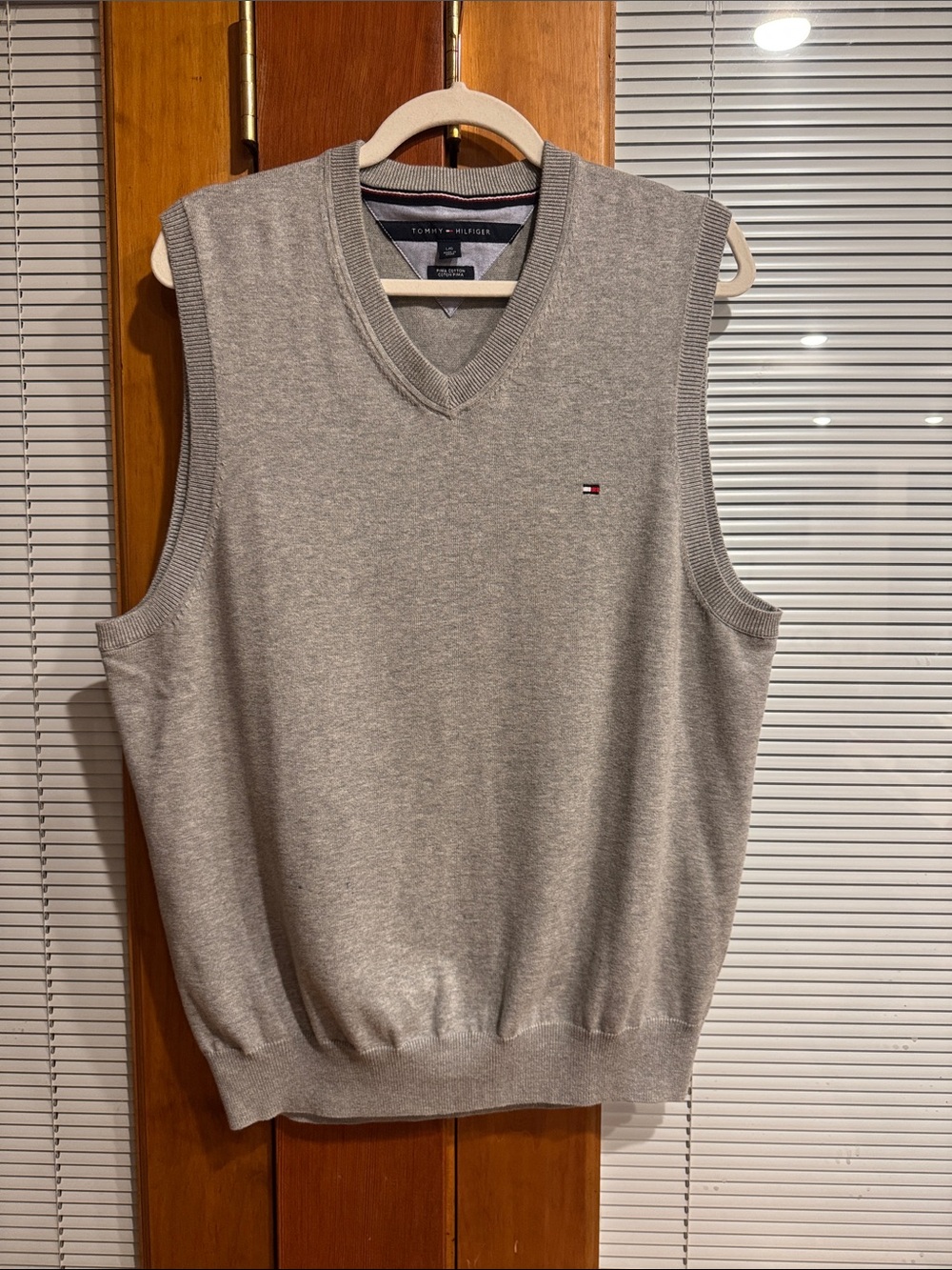 Tommy Hilfiger Light Gray V-Neck Sweater Vest Large